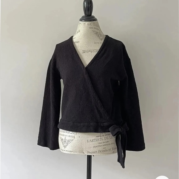 Madewell Texture and Thread Crepe Wrap Style Top Size Medium. - Picture 1 of 6